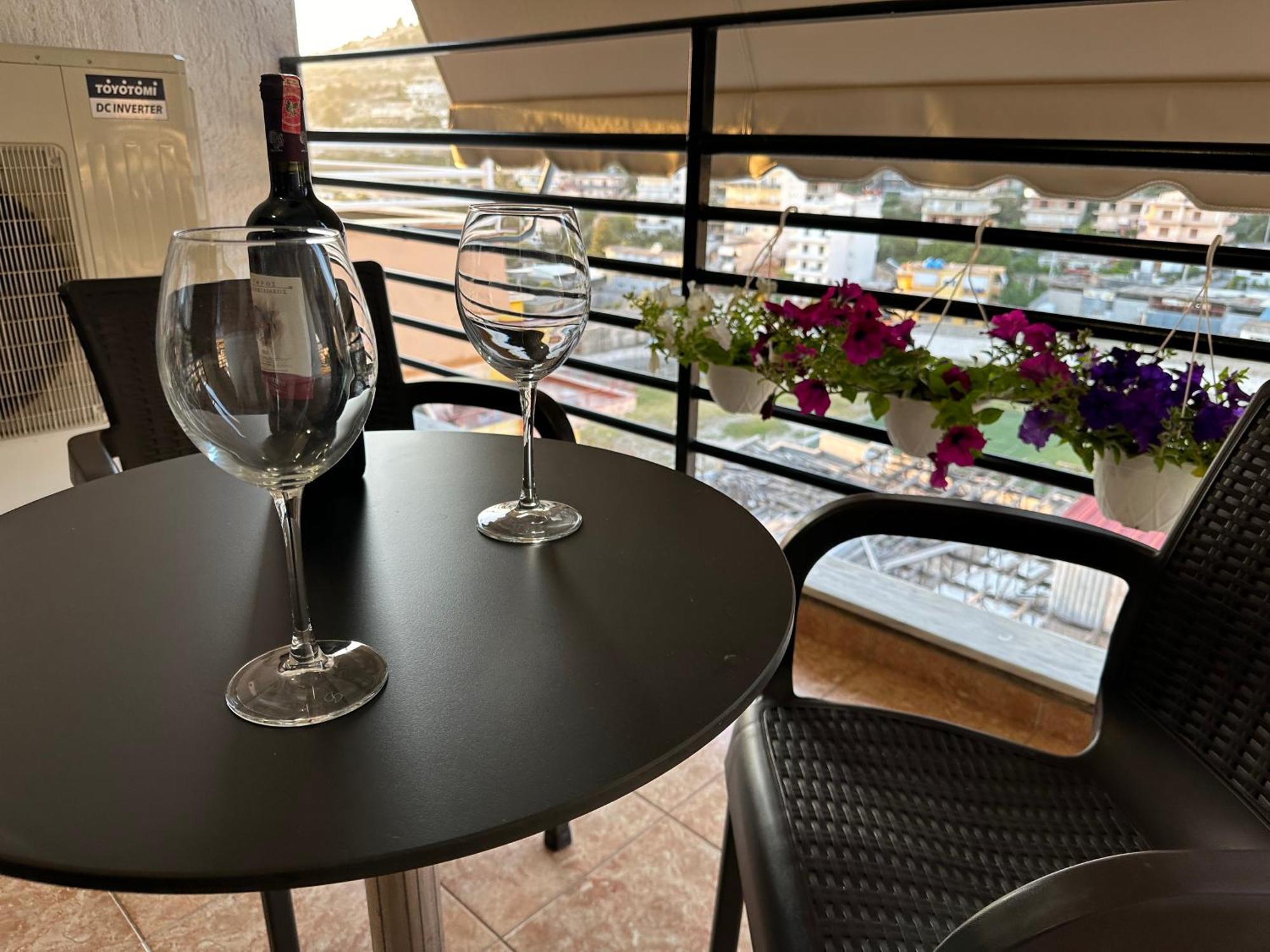 סרנדה Suites Kozi מראה חיצוני תמונה