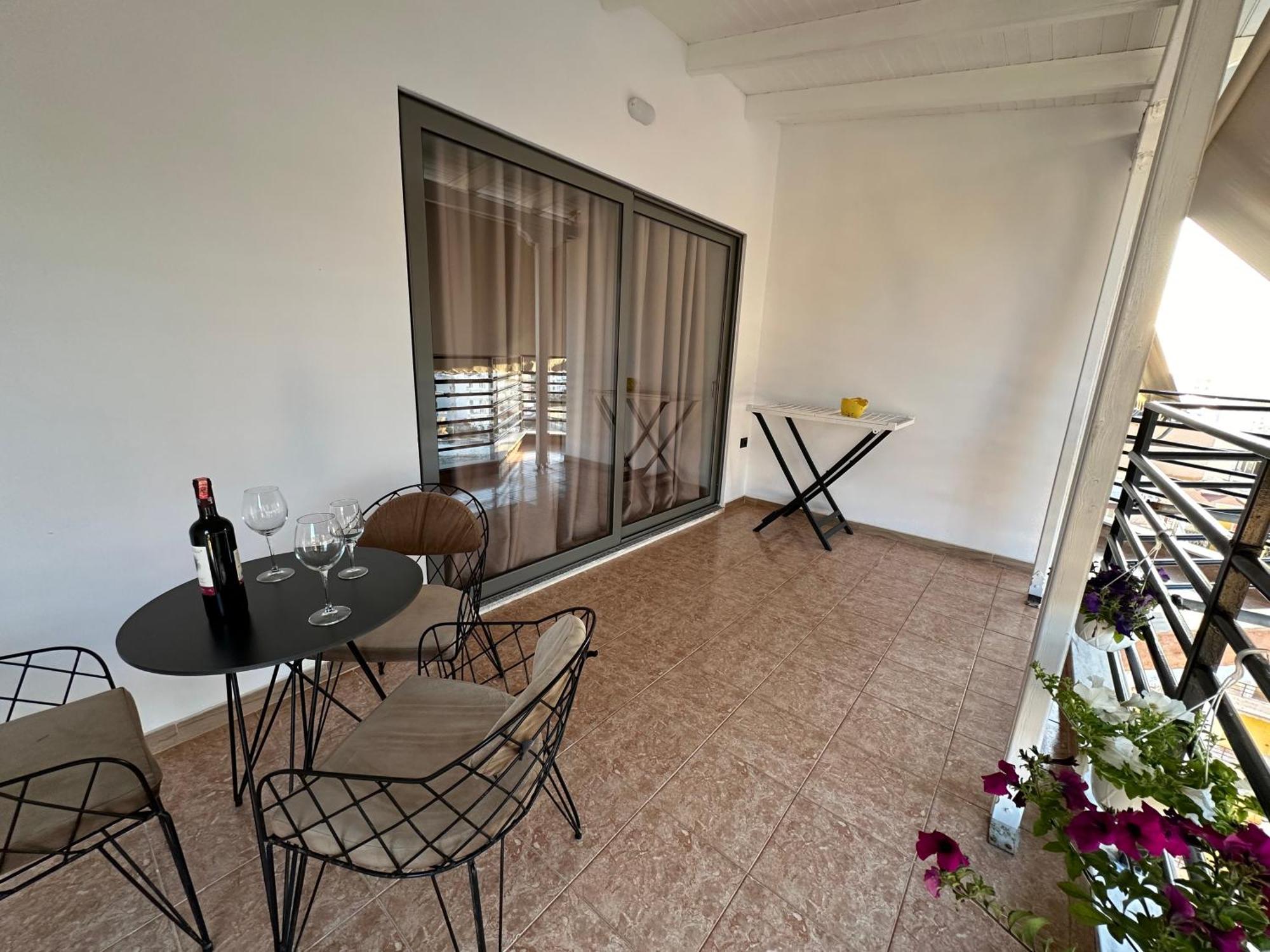סרנדה Suites Kozi מראה חיצוני תמונה