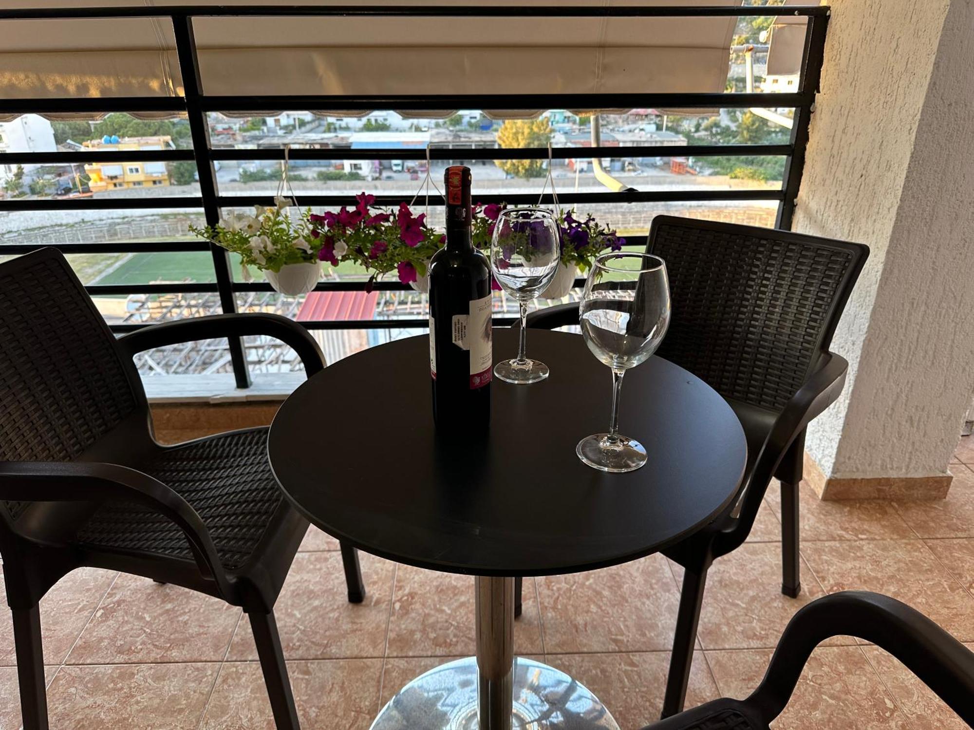 סרנדה Suites Kozi מראה חיצוני תמונה